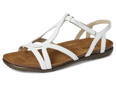 Naot Dorith In White