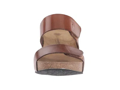 Eric Michael Liat In Brown