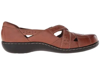 Clarks Ashland Spin Q In Brown
