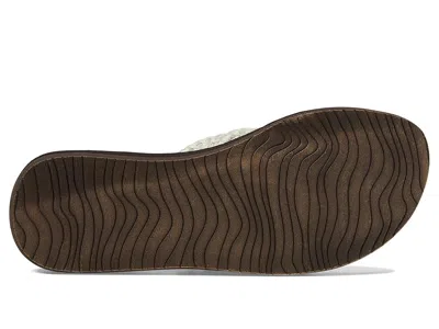 Reef Cushion Threads In White