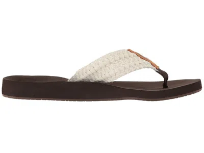 Reef Cushion Threads In White