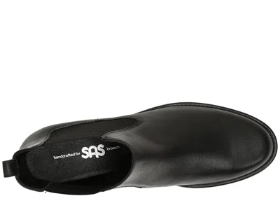 Sas Delaney In Black