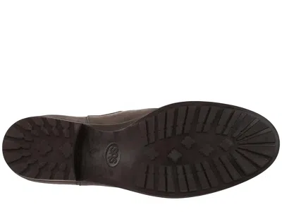 Sas Delaney In Brown