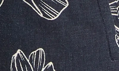 Vince Floral Pattern Shorts With Side And Back Pockets In Sand