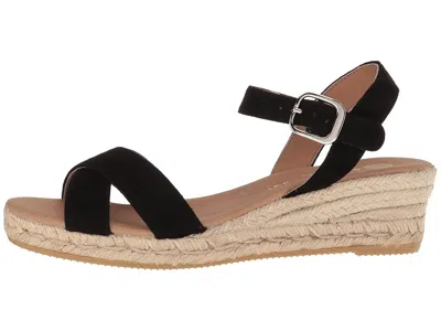 Eric Michael Ashley In Black