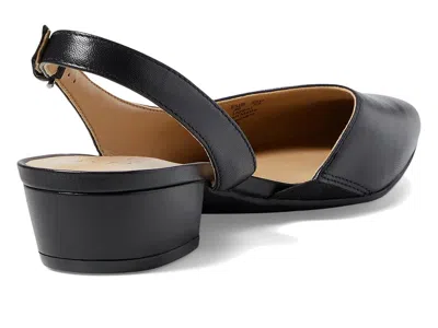 Naturalizer Banks In Black