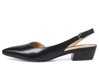 Naturalizer Banks In Black