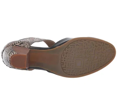 L'artiste By Spring Step Toolie In Black