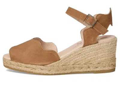 Eric Michael Lupa In Sand