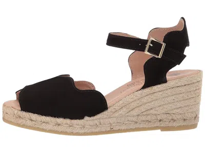 Eric Michael Lupa In Black