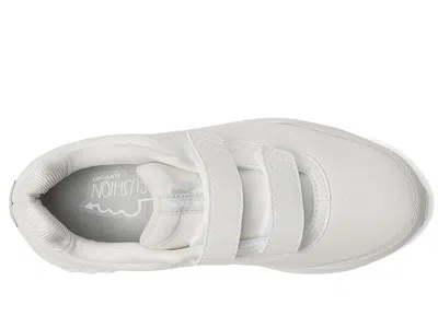 Brooks Addiction Walker V-strap 2 In White