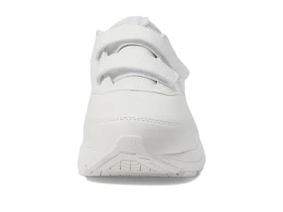 Brooks Addiction Walker V-strap 2 In White