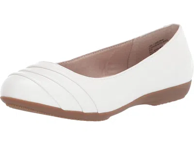 Cliffs By White Mountain Clara In White