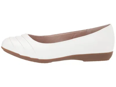 Cliffs By White Mountain Clara In White