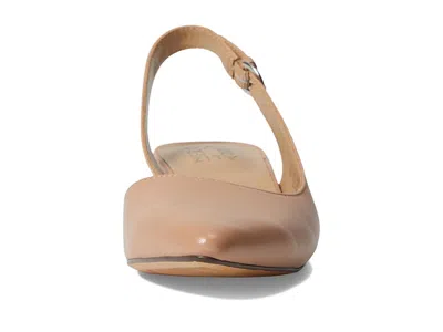 Naturalizer Banks In Neutral