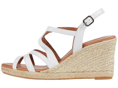 Eric Michael Lindsey In White