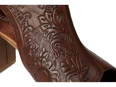 Roper Mika Closed Back