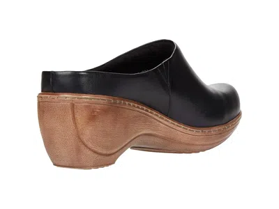 Softwalk Madison In Black