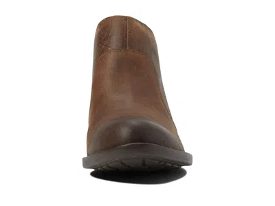 Born Kerri In Brown