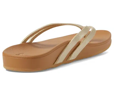 Reef Cushion Spring Joy In Gold