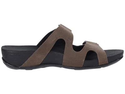 Sas Seaside In Brown