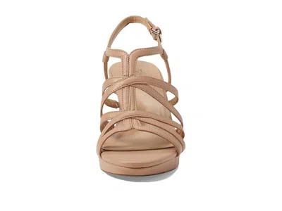 Naturalizer Baylor In Brown