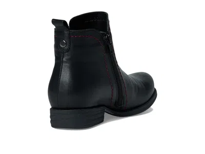 Spring Step Oziel In Black