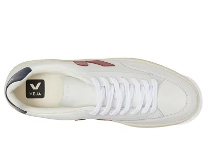 Veja Logo Casual Sports Shoes In White