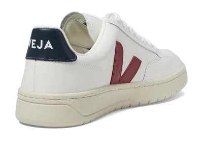 Veja Logo Casual Sports Shoes In White