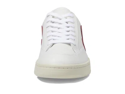 Veja Logo Casual Sports Shoes In White