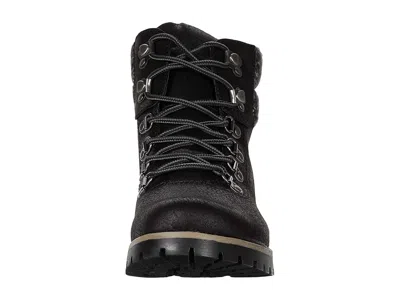 Cliffs By White Mountain Pathfield In Black