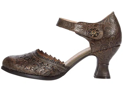 L'artiste By Spring Step Visionary In Multi
