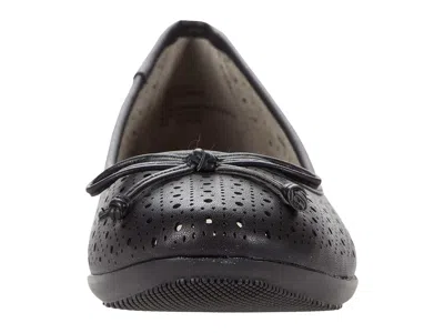 Cliffs By White Mountain Cheryl