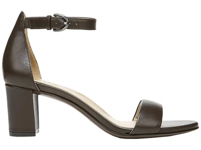 Naturalizer Vera In Brown