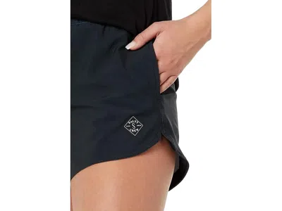 Salty Crew Beacons Short In Black