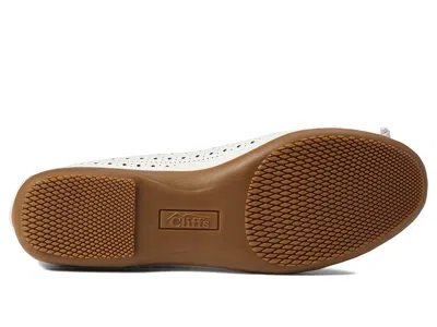 Cliffs By White Mountain Cheryl