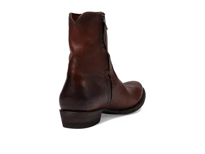 Frye Austin Inside Zip In Brown