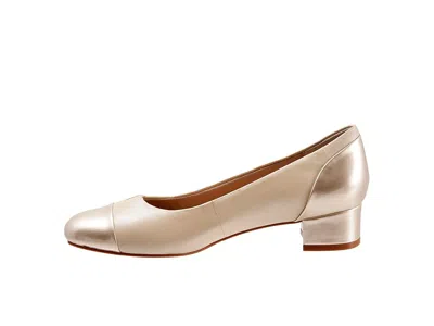 Trotters Daisy In Neutral
