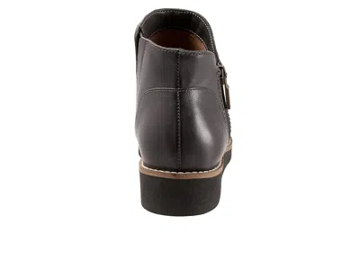 Softwalk Wesley In Gray