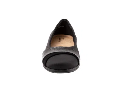 Trotters Danni Flat In Black