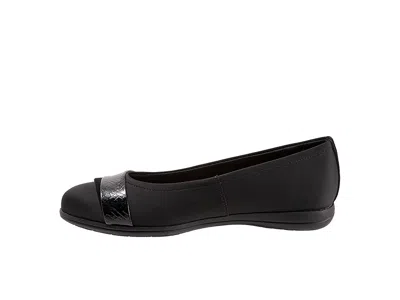 Trotters Danni Flat In Black