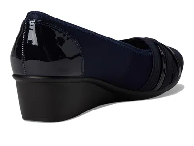 Cliffs By White Mountain Bowie