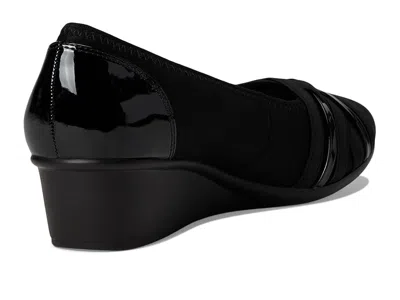 Cliffs By White Mountain Bowie