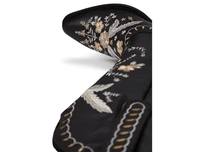 Dingo Full Bloom In Black