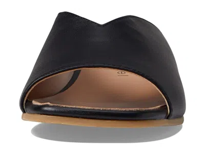 Eric Michael Tamara In Black