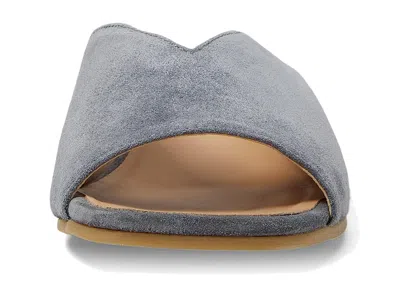 Eric Michael Tamara In Gray