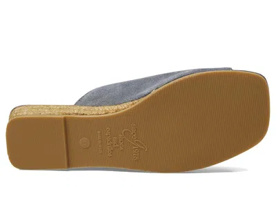 Eric Michael Tamara In Gray