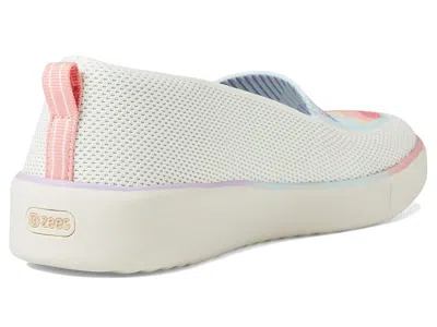 Bzees March On Moc In White