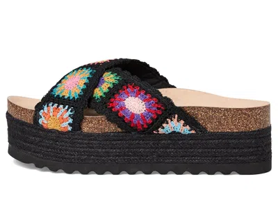 Dirty Laundry Plays In Black