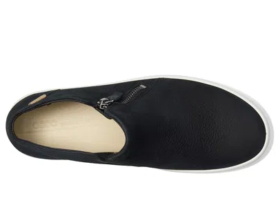 Ecco Soft 7 Low Cut Zip Bootie In Black